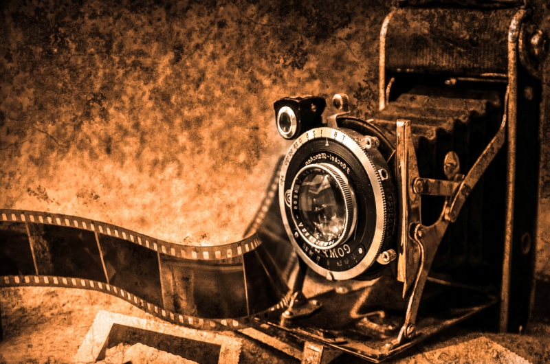 photographe-BARGEME-min_light-wood-night-camera-photography-vintage-1245236-pxhere.com